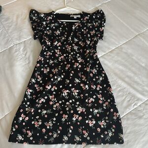 Beautiful dress , perfect for summer. Worn only two times , very good condition.
